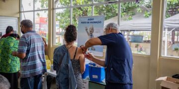 Prefeitura aponta baixa adesão à campanha contra a Influenza e convoca grupos prioritários para receber vacina
