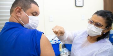 Vacina contra gripe é segura e protege contra casos graves, reforça Prefeitura de Manaus