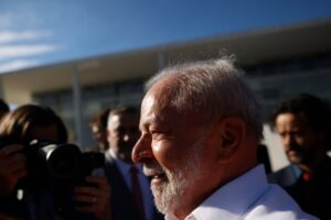 Leia mais sobre o artigo Urgente | Lula faz reunião de emergência para evitar novas derrotas na Câmara