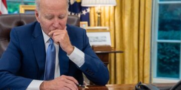Biden defende ‘decisão difícil’ de enviar bombas de fragmentação para a Ucrânia