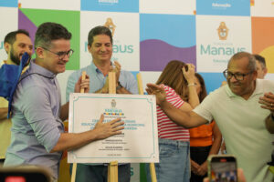 Leia mais sobre o artigo Prefeitura de Manaus reinaugura escola municipal José Marques de Almeida, na zona rodoviária