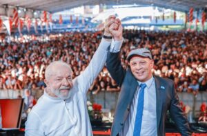 Leia mais sobre o artigo Lula diz que não derrotou os bolsonaristas: “Os malucos estão na rua”