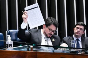 Leia mais sobre o artigo Do Val diz que fez “acusações infundadas” contra Bolsonaro