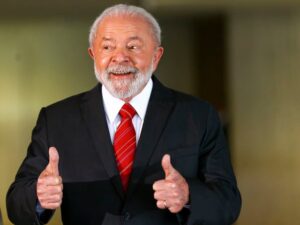 Leia mais sobre o artigo Lula quer baratear linha branca: “Geladeira não está gelando a cerveja”