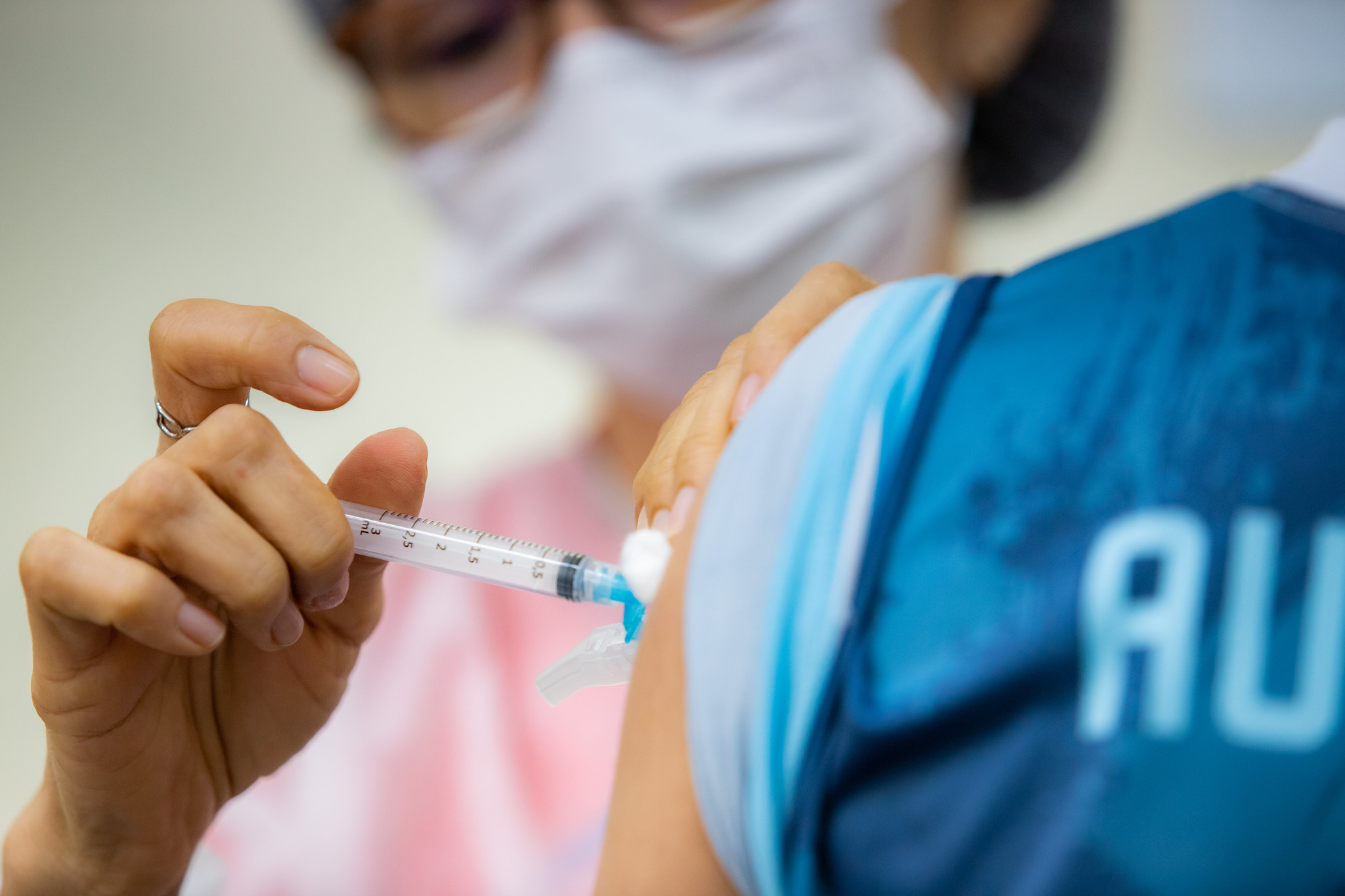 Você está visualizando atualmente Vacina contra a Covid-19 está disponível em nove salas de imunização da Prefeitura de Manaus neste sábado