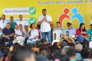 Leia mais sobre o artigo Em Maués, governador Wilson Lima inaugura loteamento na estrada do Guaranatuba
