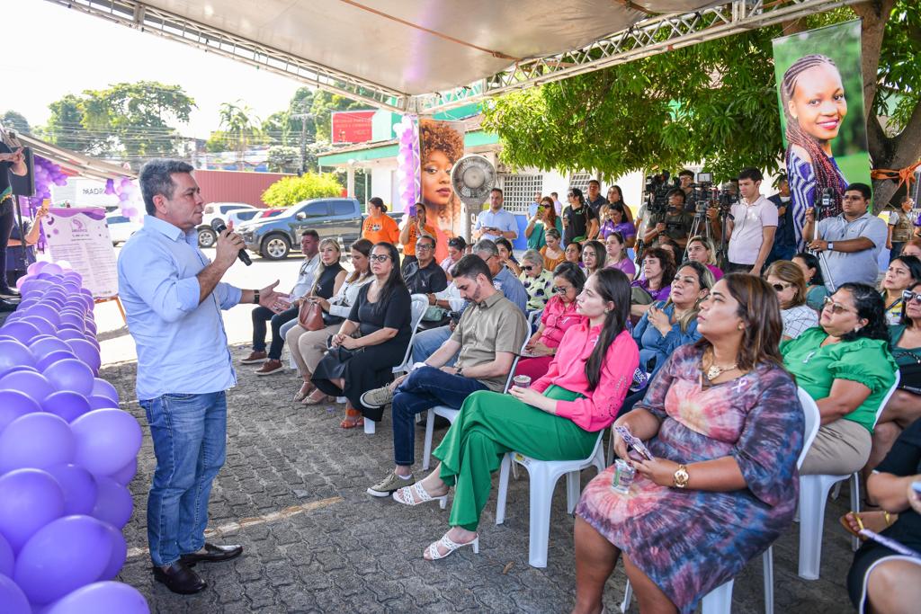 Você está visualizando atualmente Governo do Amazonas entrega unidade de apoio emergencial revitalizada e libera mais de R$ 2,4 milhões para proteção à mulher