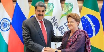 Maduro se reúne com Dilma e diz que Venezuela quer integrar os Brics