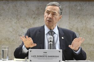 Leia mais sobre o artigo Barroso derruba pena por “um tapinha não dói”