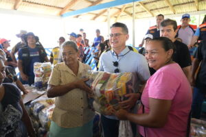 Leia mais sobre o artigo Prefeitura de Manaus leva ajuda humanitária a 3,5 mil famílias em três dias de ação
