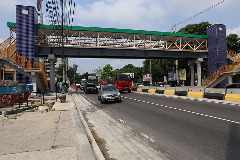 Você está visualizando atualmente Prefeitura entrega passarela na avenida Ephigênio Salles no aniversário de Manaus