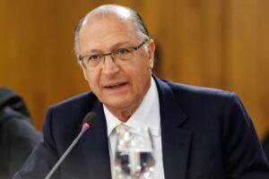 Leia mais sobre o artigo Geraldo Alckmin e comitiva de ministros em Manaus￼