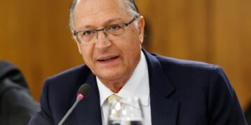Geraldo Alckmin e comitiva de ministros em Manaus￼