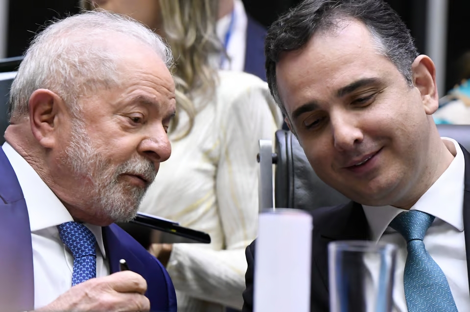 Você está visualizando atualmente Lula reúne líderes do Congresso para tentar ampliar o caixa do governo ainda neste ano￼