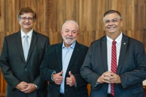Leia mais sobre o artigo Urgente | Lula oficializa indicações de Dino para o STF e Gonet para PGR￼