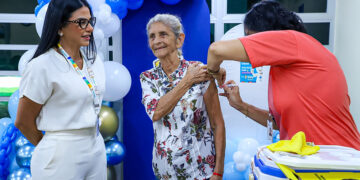 Prefeitura de Manaus dá início à vacinação contra a Influenza e multivacinação infantil