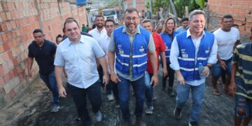 Asfalta Amazonas | Wilson Lima vistoria início de obras de recuperação viária na comunidade Coliseu I, na zona leste de Manaus