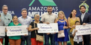 Wilson Lima reassenta mais 264 famílias da Sharp e Manaus 2000 e faz balanço do Amazonas Meu Lar