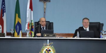 TCE-AM realiza última sessão sob a presidência do conselheiro Érico Desterro na segunda