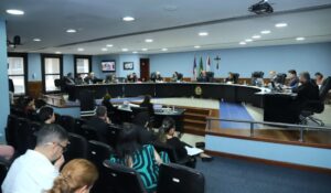 Leia mais sobre o artigo TCE-AM multa ex-presidente da Câmara Municipal de Presidente Figueiredo em R$ 172,2 mil