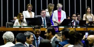 Congresso articula derrubar veto de Lula a desoneração da folha