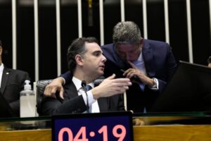 Leia mais sobre o artigo Orçamento: Câmara e Senado na disputa por fundão eleitoral de R$ 5 bi