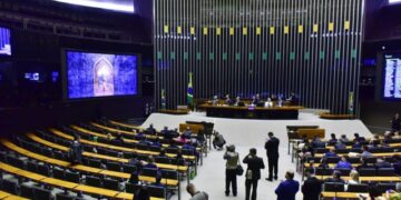 Câmara acelera projeto para derrubar decreto de Lula sobre vistos
