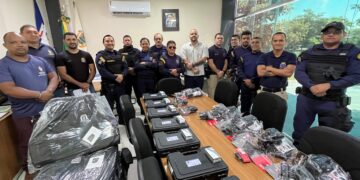 Prefeitura entrega pistolas, munições e equipamentos táticos a guardas municipais aprovados em capacitação