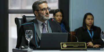 Auditor do TCE-AM suspende licitação da Prefeitura de Barcelos por falta de transparência
