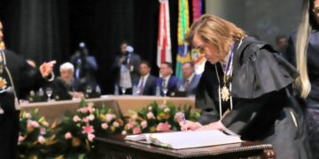 Conselheira Yara Lins dos Santos toma posse como nova presidente do TCE-AM