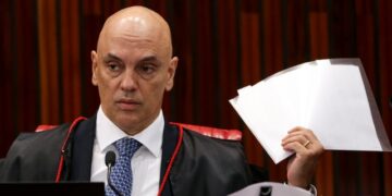 Moraes nega recurso de Bolsonaro contra condenação de inelegibilidade