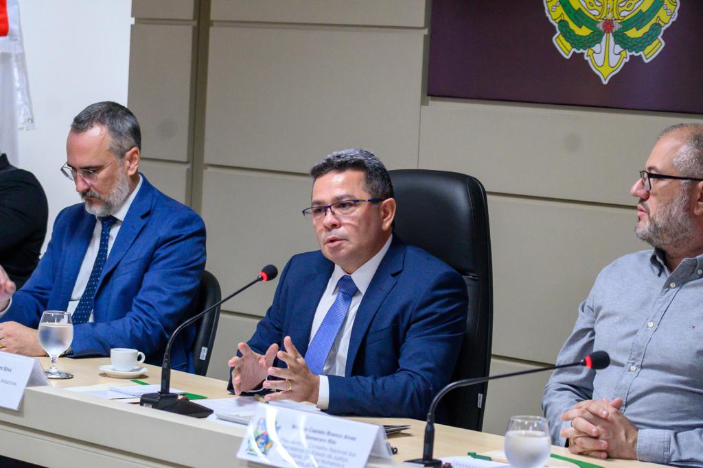 Você está visualizando atualmente Em encontro nacional de gestores, governador em exercício Tadeu de Souza destaca avanços do sistema prisional no Amazonas