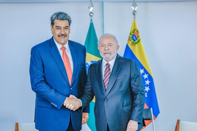Você está visualizando atualmente Maduro liga para Lula em meio à crise entre Venezuela e Guiana