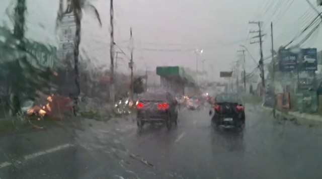 Você está visualizando atualmente Manaus registra 6 ocorrências causadas pela chuva neste sábado