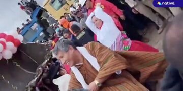 Presidente do Peru é agredida durante evento oficial