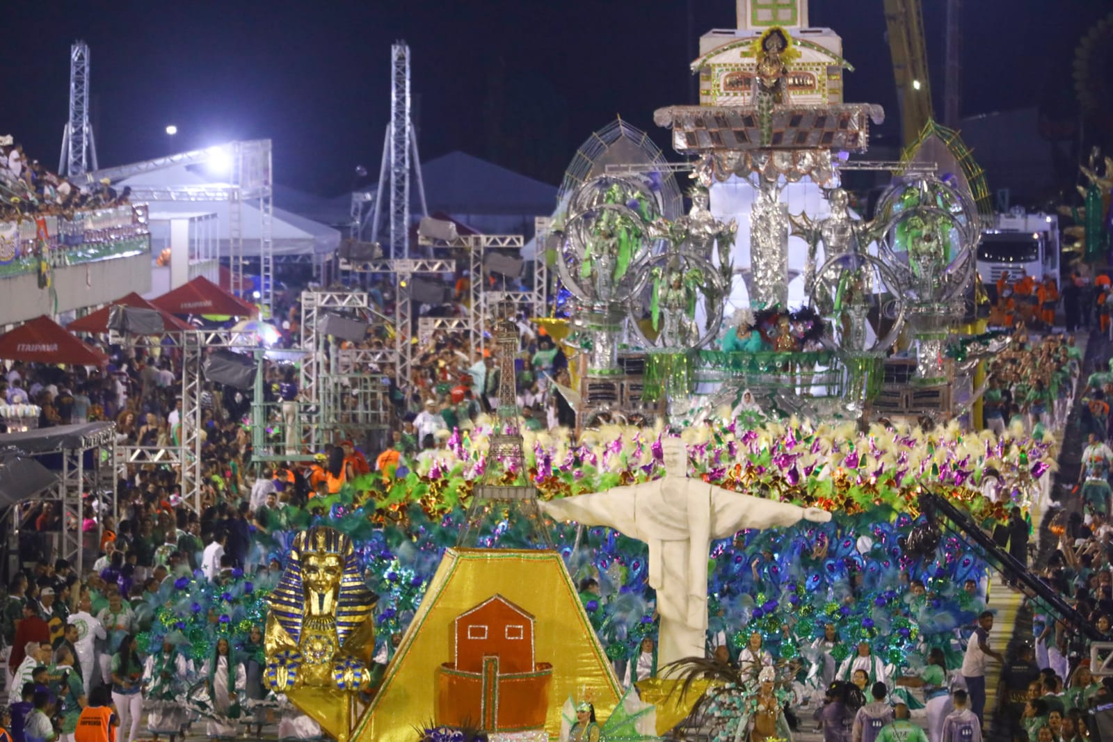 Você está visualizando atualmente Carnaval na Floresta 2024: Desfiles das escolas de samba, Carnaboi e Carnaval do Povão com datas confirmadas