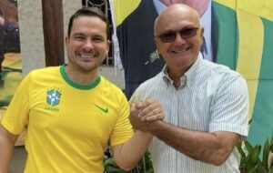 Leia mais sobre o artigo Com as bênçãos de Bolsonaro, Capitão Alberto Neto pode ter Coronel Menezes como vice