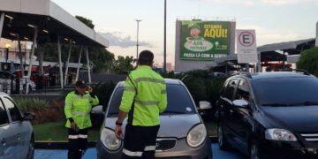 Prefeitura de Manaus intensifica fiscalizações para coibir estacionamento irregular em vagas prioritárias