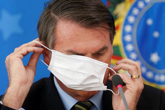 Você está visualizando atualmente Justiça anula multa de Bolsonaro por não usar máscara em SP