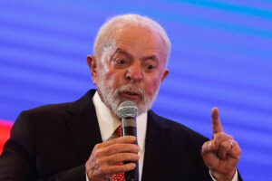 Leia mais sobre o artigo Lula fala em ‘humanizar’ combate ao ‘pequeno crime’ no Brasil