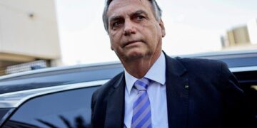 Passaporte de Bolsonaro é apreendido pela PF, diz defesa do ex-presidente