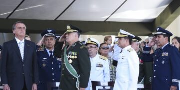 PF pretende concluir investigações sobre Bolsonaro até o final do semestre