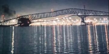 Ponte desaba nos EUA após colisão de navio; ao menos 20 pessoas estão desaparecidas