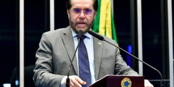 Plínio faz alerta sobre os acordos ambientais firmados entre Lula e Macron